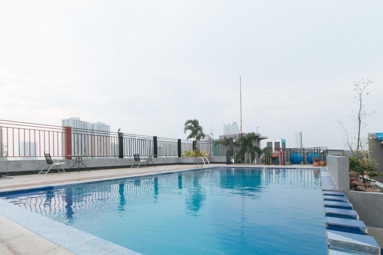 Reddoorz @ Melbourne Suites Makati Makati City Exterior photo