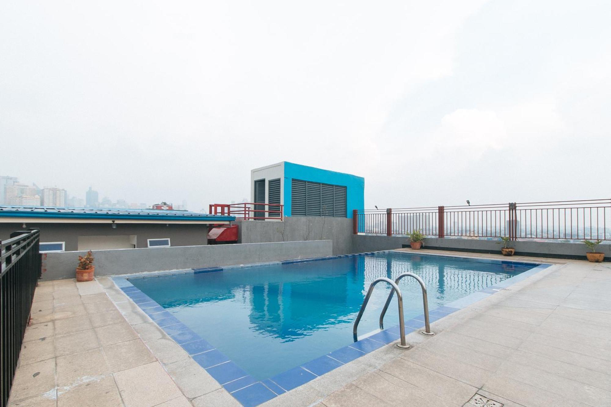 Reddoorz @ Melbourne Suites Makati Makati City Exterior photo