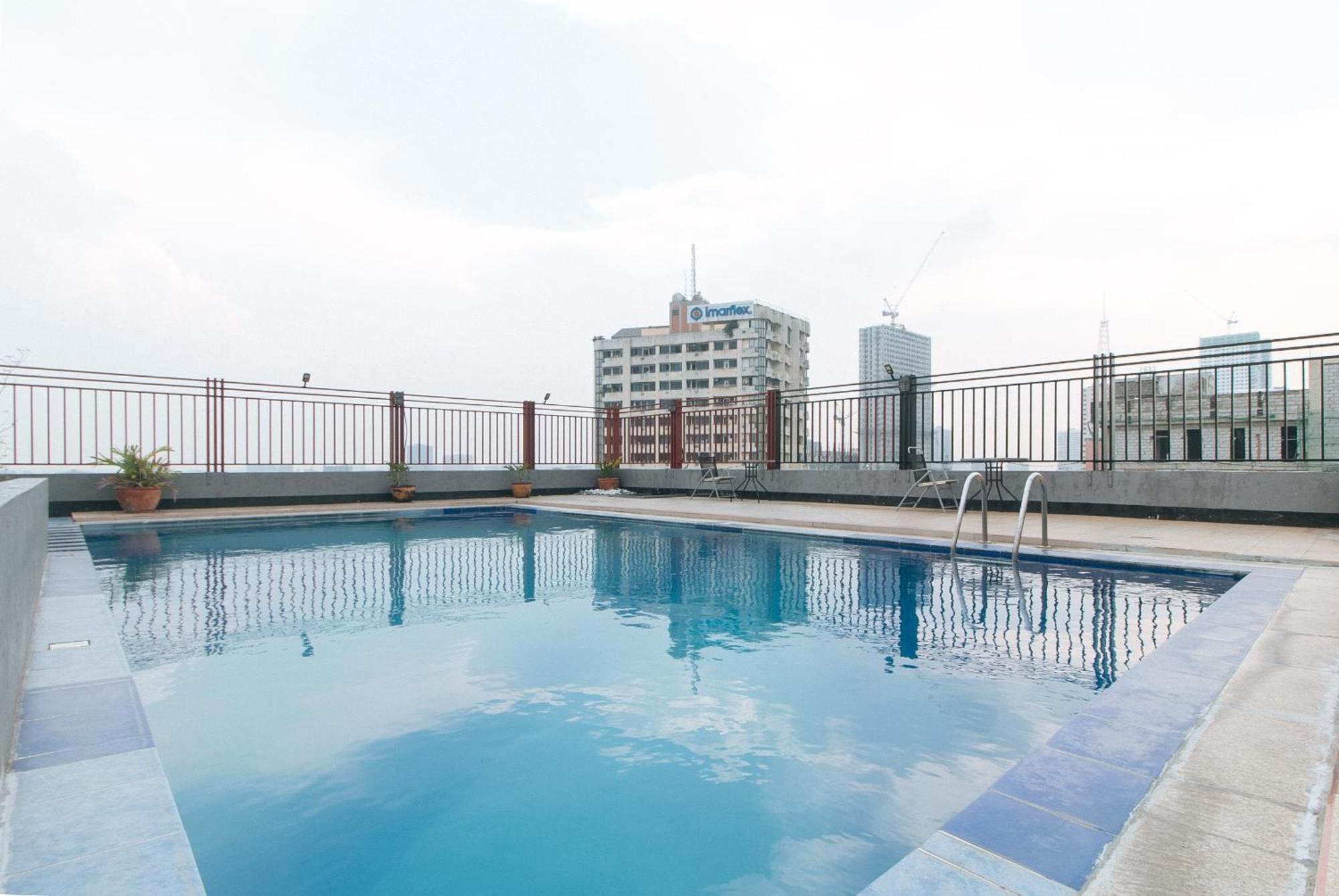 Reddoorz @ Melbourne Suites Makati Makati City Exterior photo